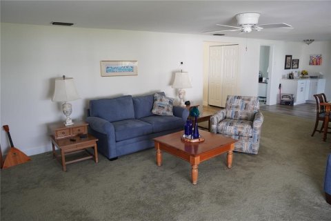 Villa ou maison à vendre à Apollo Beach, Floride: 3 chambres, 145.21 m2 № 2287384 - photo 6