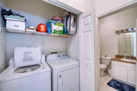Copropriété à vendre à Sarasota, Floride: 2 chambres, 108.42 m2 № 2208525 - photo 11
