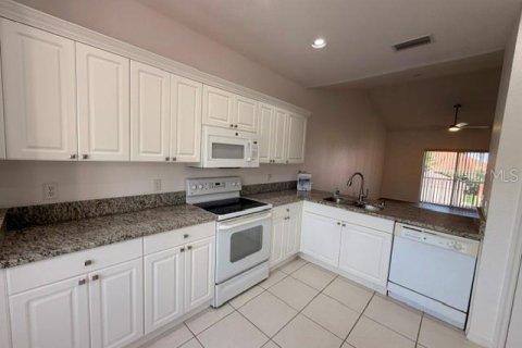 Copropriété à vendre à Sarasota, Floride: 2 chambres, 108.42 m2 № 2208525 - photo 6
