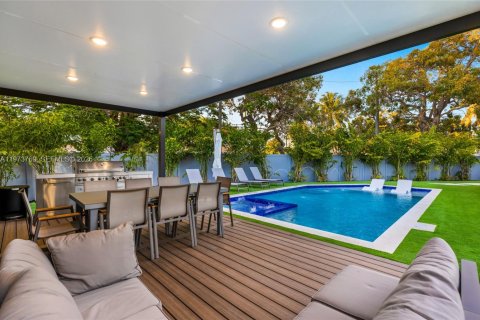 House in Miami, Florida 5 bedrooms, 238.29 sq.m. № 2038598 - photo 26
