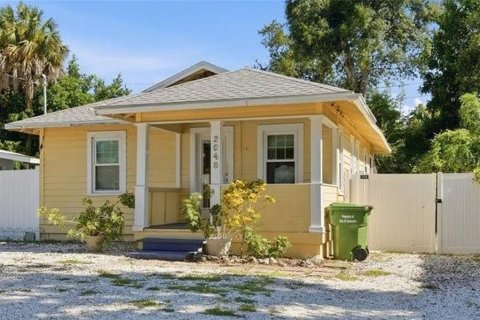 House in Sarasota, Florida 2 bedrooms, 84.73 sq.m. № 2299563