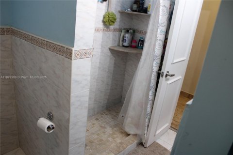 Купить виллу или дом в Пальметто-Бей, Флорида 3 спальни, 172.8м2, № 1958577 - фото 16