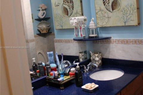 Купить виллу или дом в Пальметто-Бей, Флорида 3 спальни, 172.8м2, № 1958577 - фото 17