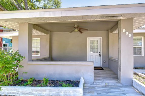 House in Clearwater, Florida 4 bedrooms, 191.75 sq.m. № 2102176 - photo 10