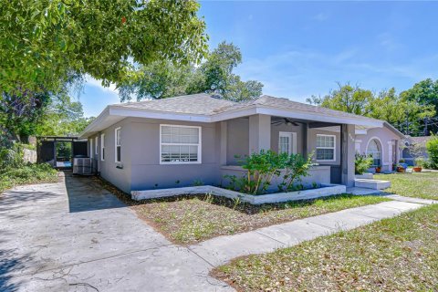 House in Clearwater, Florida 4 bedrooms, 191.75 sq.m. № 2102176 - photo 3