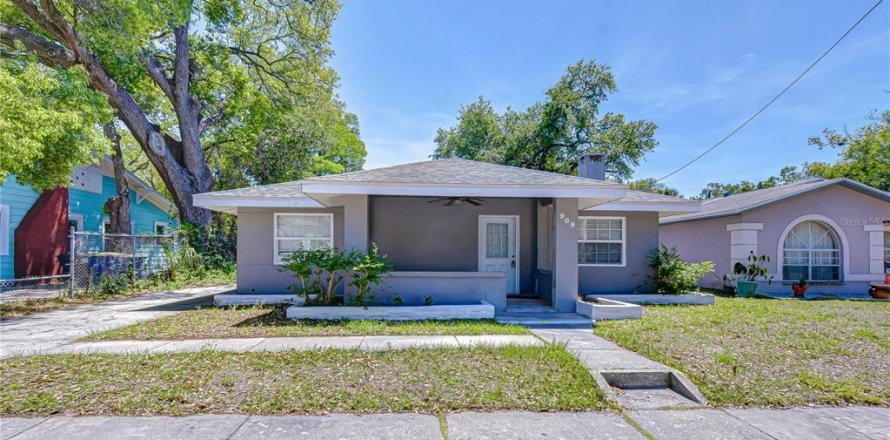 House in Clearwater, Florida 4 bedrooms, 191.75 sq.m. № 2102176