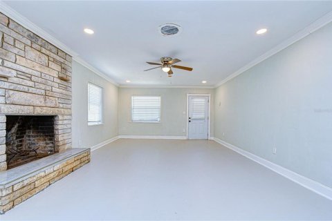 House in Clearwater, Florida 4 bedrooms, 191.75 sq.m. № 2102176 - photo 15