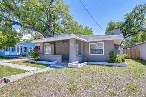 House in Clearwater, Florida 4 bedrooms, 191.75 sq.m. № 2102176 - photo 6
