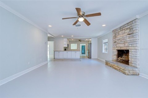 House in Clearwater, Florida 4 bedrooms, 191.75 sq.m. № 2102176 - photo 19