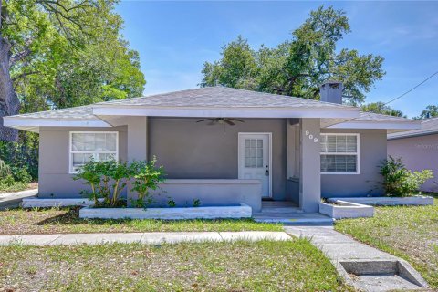House in Clearwater, Florida 4 bedrooms, 191.75 sq.m. № 2102176 - photo 2