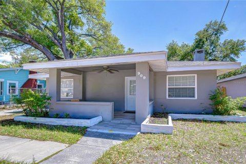 House in Clearwater, Florida 4 bedrooms, 191.75 sq.m. № 2102176 - photo 5