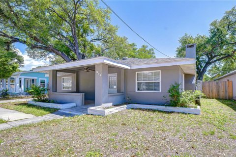 House in Clearwater, Florida 4 bedrooms, 191.75 sq.m. № 2102176 - photo 8