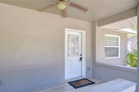 House in Clearwater, Florida 4 bedrooms, 191.75 sq.m. № 2102176 - photo 11
