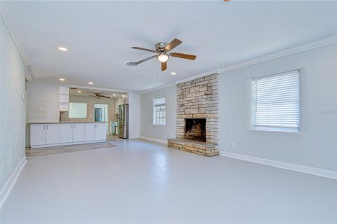 House in Clearwater, Florida 4 bedrooms, 191.75 sq.m. № 2102176 - photo 20
