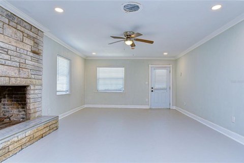 House in Clearwater, Florida 4 bedrooms, 191.75 sq.m. № 2102176 - photo 13