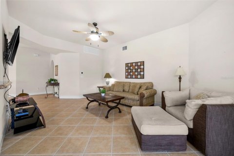 Condo in Cape Coral, Florida, 3 bedrooms  № 2345692 - photo 13