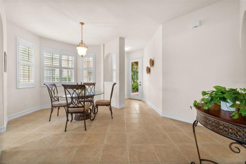 Condo in Cape Coral, Florida, 3 bedrooms  № 2345692 - photo 5
