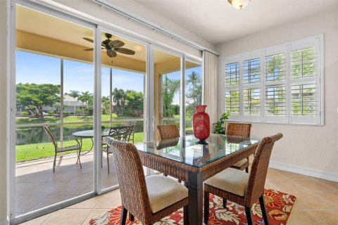 Condo in Cape Coral, Florida, 3 bedrooms  № 2345692 - photo 15