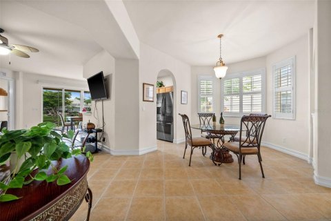 Condo in Cape Coral, Florida, 3 bedrooms  № 2345692 - photo 6