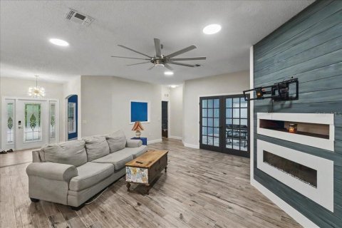 House in Edgewater, Florida 4 bedrooms, 208.57 sq.m. № 2223312 - photo 11