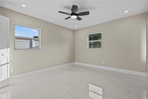 House in Tampa, Florida 3 bedrooms, 122.91 sq.m. № 1805214 - photo 20