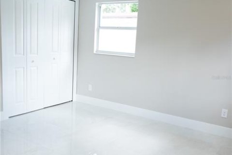 House in Tampa, Florida 3 bedrooms, 122.91 sq.m. № 1805214 - photo 9