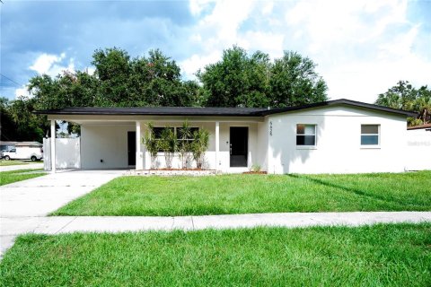 House in Tampa, Florida 3 bedrooms, 122.91 sq.m. № 1805214 - photo 1