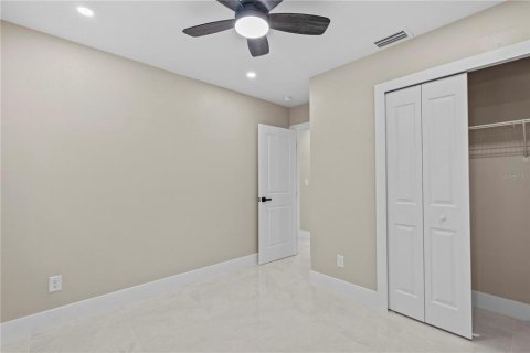 House in Tampa, Florida 3 bedrooms, 122.91 sq.m. № 1805214 - photo 24