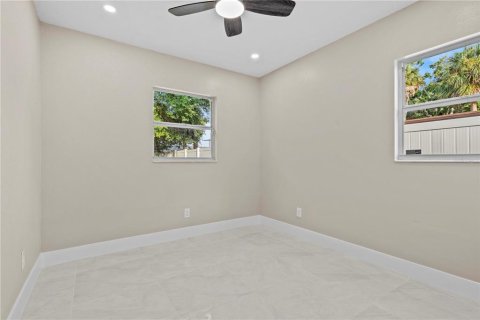 House in Tampa, Florida 3 bedrooms, 122.91 sq.m. № 1805214 - photo 25
