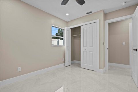 House in Tampa, Florida 3 bedrooms, 122.91 sq.m. № 1805214 - photo 26