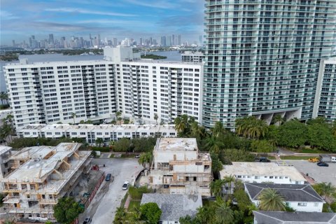 Купить виллу или дом в Майами-Бич, Флорида 3 спальни, 137.87м2, № 1969675 - фото 7