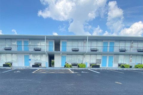 Apartment in Lakeland, Florida 3 rooms, 46.45 sq.m. № 2379303
