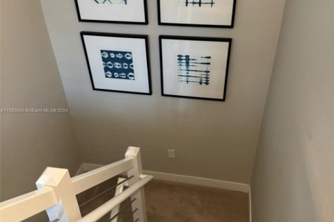 House in Doral, Florida 4 bedrooms, 149.02 sq.m. № 2012784 - photo 8