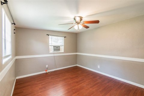 Villa ou maison à vendre à Auburndale, Floride: 4 chambres, 109.62 m2 № 2399325 - photo 4