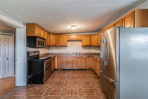 Villa ou maison à vendre à Auburndale, Floride: 4 chambres, 109.62 m2 № 2399325 - photo 3