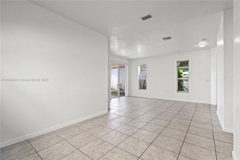 Casa en venta en Homestead, Florida, 3 dormitorios, 187.11 m2 № 1855230 - foto 6