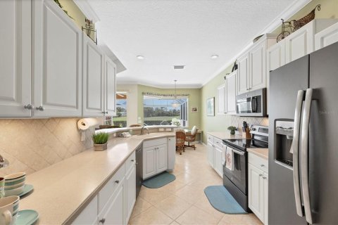 Villa ou maison à vendre à North Port, Floride: 3 chambres, 169.36 m2 № 2354530 - photo 18