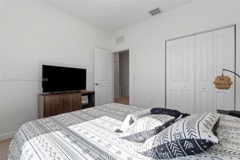 Townhouse in Miami, Florida 3 bedrooms, 137.31 sq.m. № 1874932 - photo 27