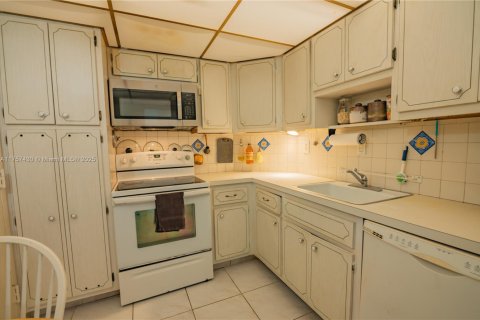 Copropriété à vendre à Sunny Isles Beach, Floride: 1 chambre, 70.79 m2 № 1695316 - photo 4