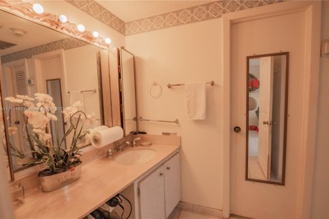 Copropriété à vendre à Sunny Isles Beach, Floride: 1 chambre, 70.79 m2 № 1695316 - photo 7