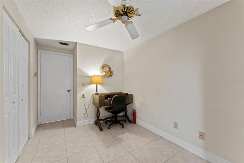 Casa en venta en Tampa, Florida, 4 dormitorios, 156.08 m2 № 1904674 - foto 18