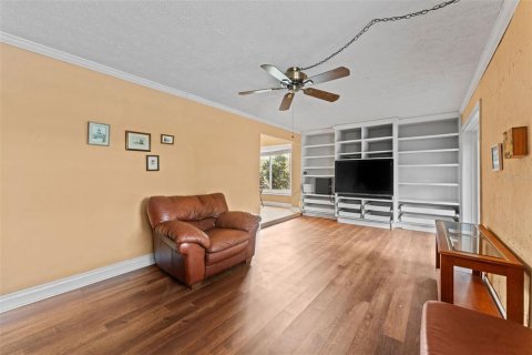 Casa en venta en Tampa, Florida, 4 dormitorios, 156.08 m2 № 1904674 - foto 12