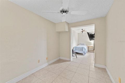 Casa en venta en Tampa, Florida, 4 dormitorios, 156.08 m2 № 1904674 - foto 17