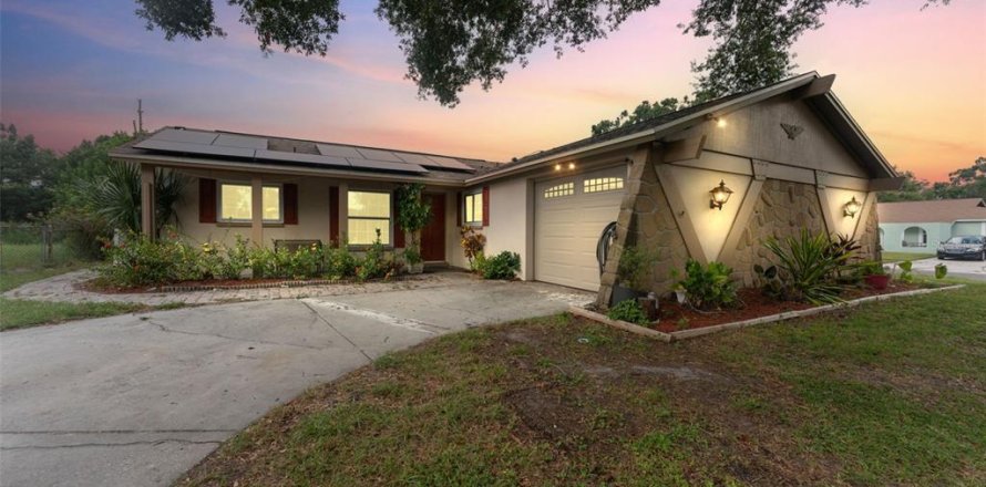 Casa en Tampa, Florida 4 dormitorios, 156.08 m2 № 1904674
