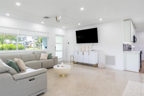 Villa ou maison à vendre à Pompano Beach, Floride: 3 chambres, 133.22 m2 № 1822157 - photo 4