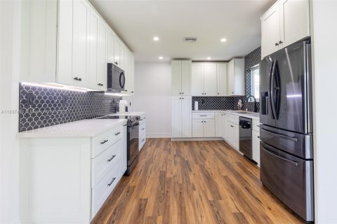Villa ou maison à vendre à Pompano Beach, Floride: 3 chambres, 133.22 m2 № 1822157 - photo 8