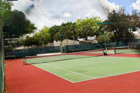 Condo in Lauderhill, Florida, 3 bedrooms  № 2170048 - photo 22