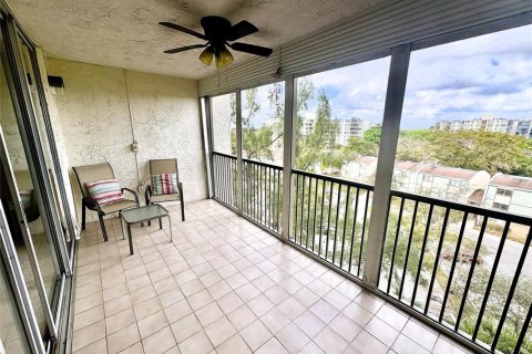 Condo in Lauderhill, Florida, 3 bedrooms  № 2170048 - photo 3