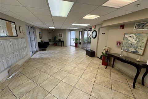 Condo in Lauderhill, Florida, 3 bedrooms  № 2170048 - photo 23