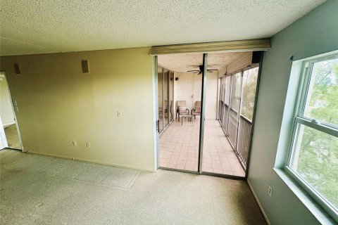 Condo in Lauderhill, Florida, 3 bedrooms  № 2170048 - photo 9